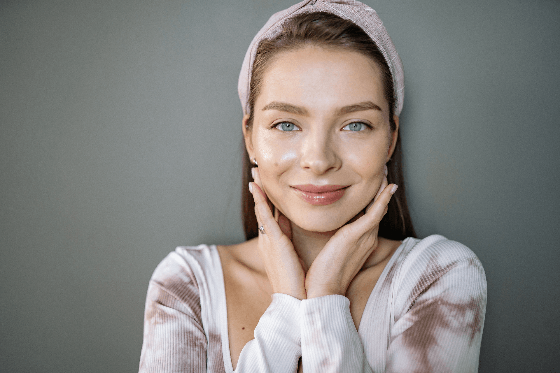 SkinPen microneedling device being applied during clinical treatment